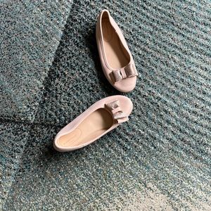 Youth Girl’s Rampage brand Flats (Peach w/gold bow), Size 2 (worn 1x): $12